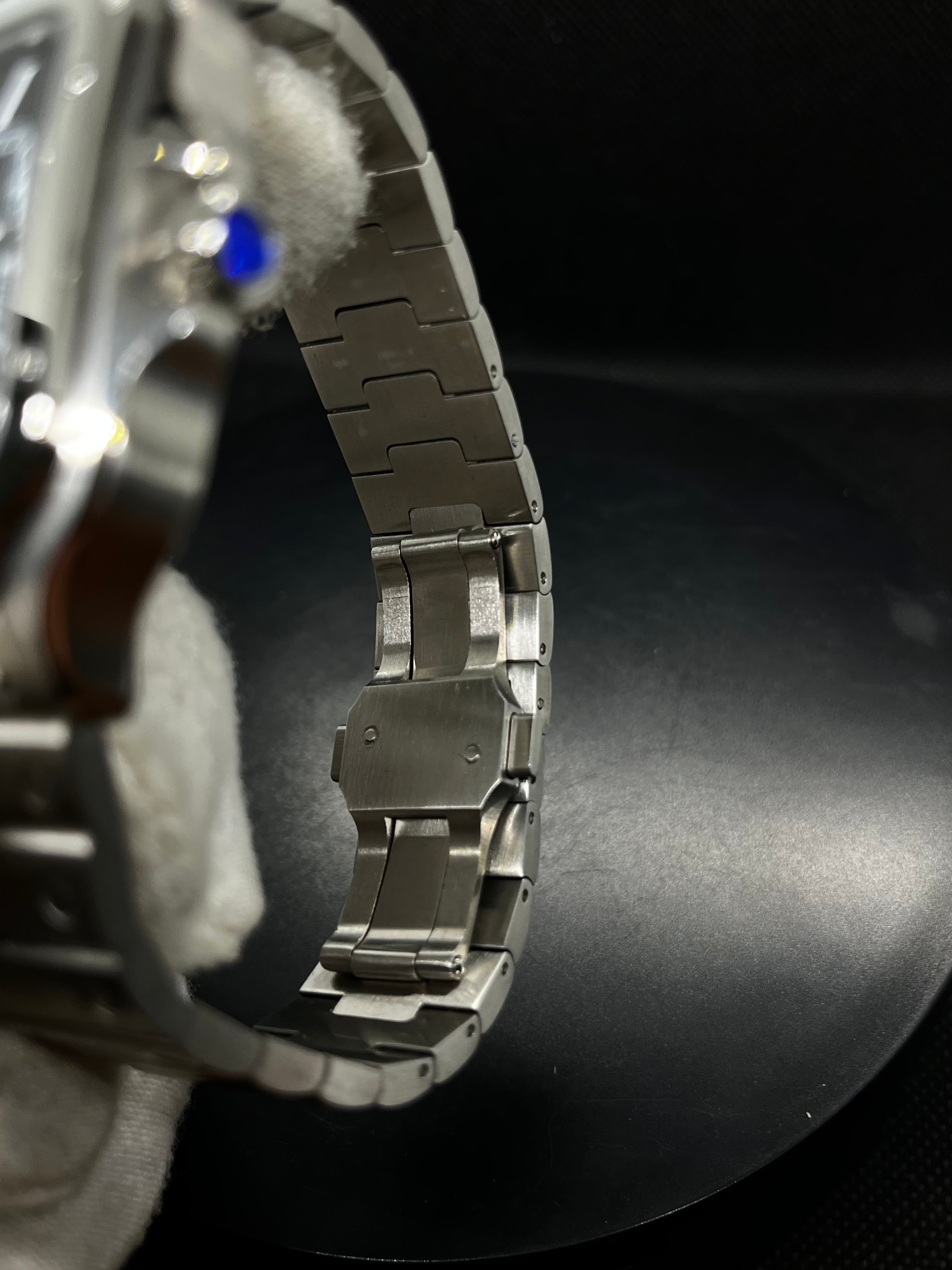 Square – Acier & Noir