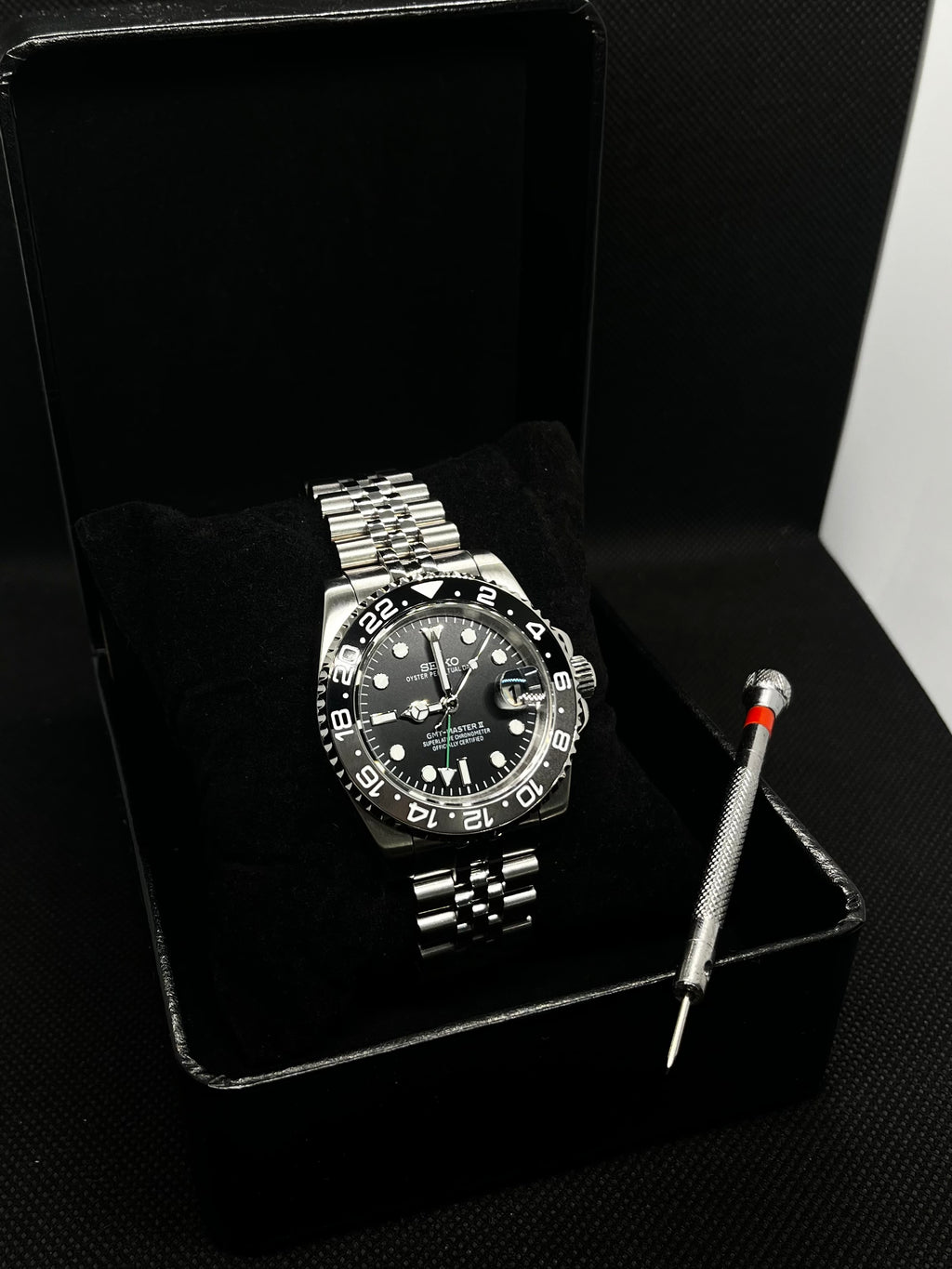 GMT Master – Noir & Gris (Bruce Wayne)