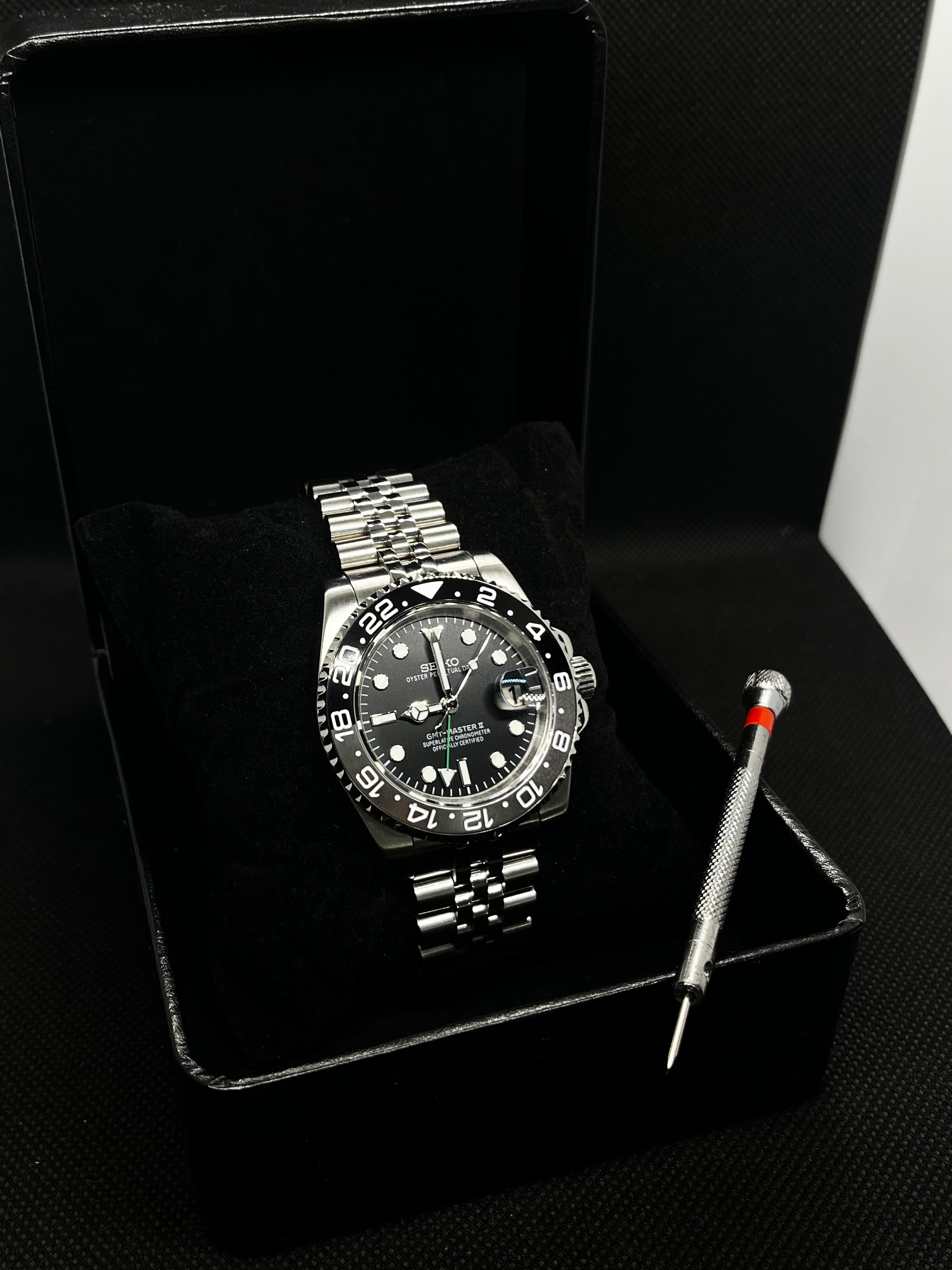 GMT Master – Noir & Gris (Bruce Wayne)